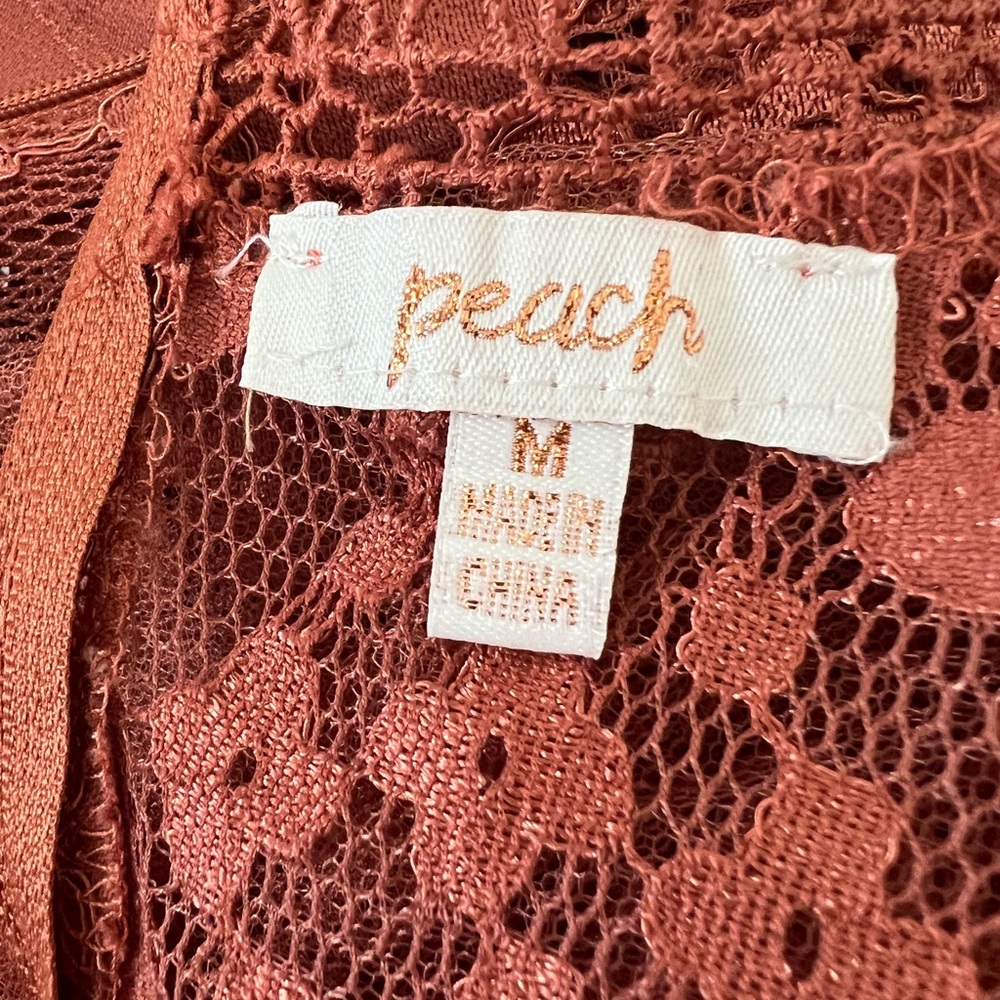 PEACH Lace Top - Picture 4 of 5